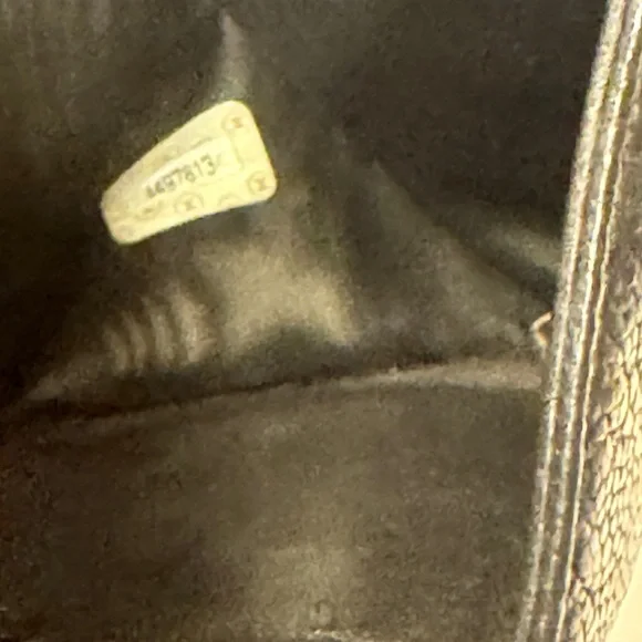 CHANEL Caviar Skin Black Leather Wallet - Picture 8 of 14